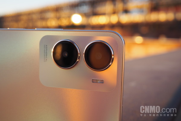 vivo Y35真机实拍 vivo Y35体验:长续航搭配大内存 轻薄有实力
