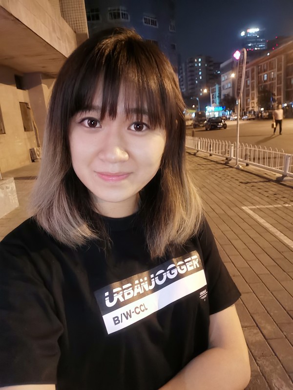 复杂光线下的人像超级夜景模式样张 荣耀20S全面评测 3200万AI自拍成就荣耀最强自拍手机