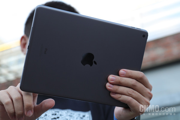 超高性价比iPad 9:升级芯片屏幕 3000元档的唯一选择 超高性价比iPad 9:升级芯片屏幕 3000元档的唯一选择