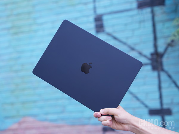 15英寸MacBook Air 15英寸MacBook Air:一台个性相当鲜明的笔记本