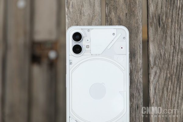 Nothing phone (1)评测:一款需要勇气的理想主义产品 Nothing phone (1)评测:一款需要勇气的理想主义产品