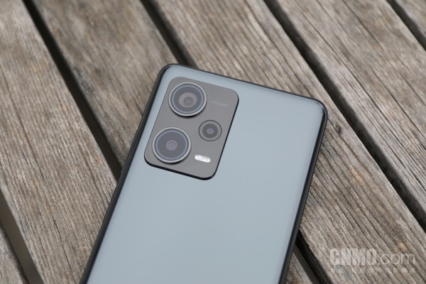 Redmi Note 12 探索版采用后置三摄设计 Redmi Note 12探索版: 用210W秒充与2亿像素致敬探索精神