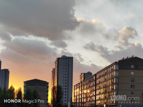 荣耀Magic3 Pro 3.5X样张 荣耀Magic3 Pro影像“使用说明书” 游客照如何才高大上