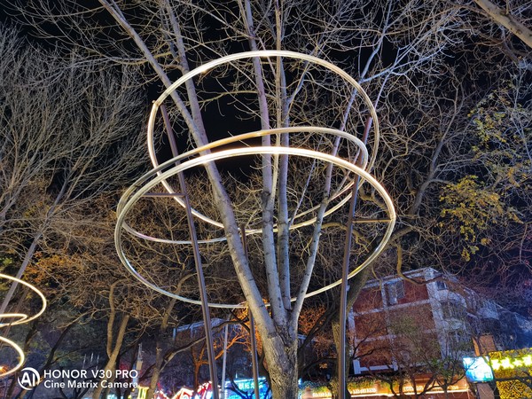荣耀V30 PRO 夜景拍摄硬碰硬 荣耀V30 PRO对比三星Note10+ 5G
