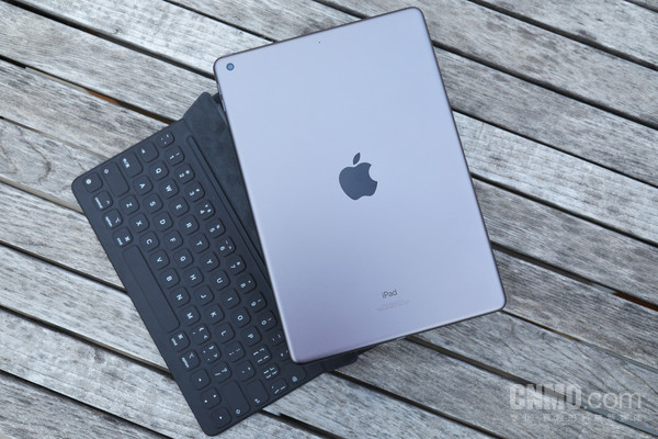 第九代iPad+智能键盘 超高性价比iPad 9:升级芯片屏幕 3000元档的唯一选择