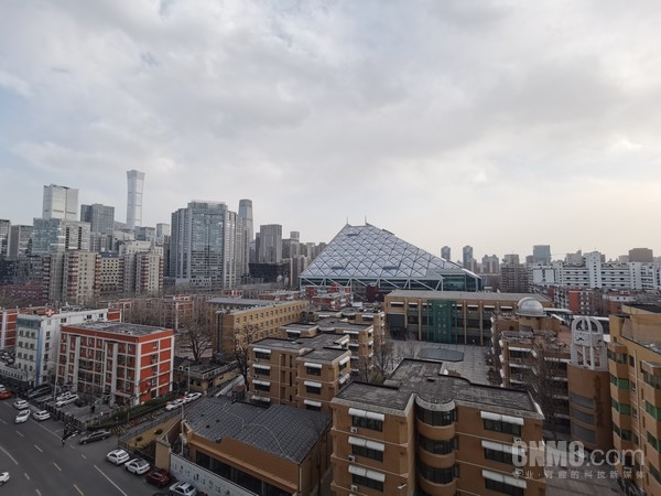 弯直之间 华为MateXs评测:折叠你与未来之间的距离 弯直之间 华为MateXs评测:折叠你与未来之间的距离