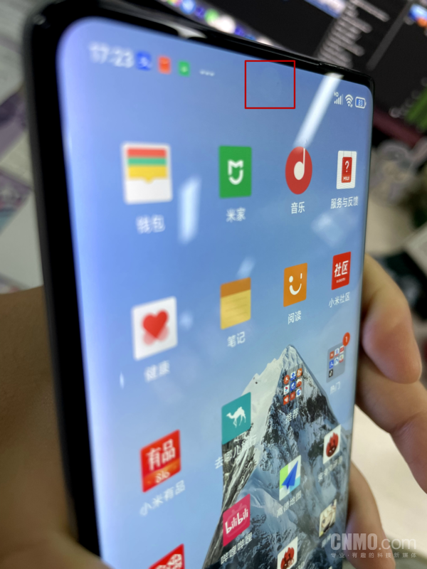 侧视手机能看到“一点点”前摄的痕迹 小米MIX 4评测:把未来 “藏”起来