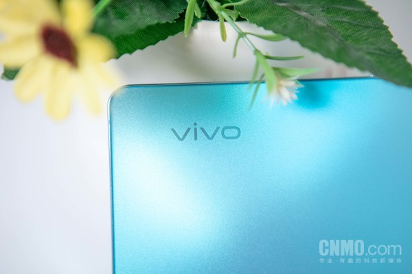 vivo S15:S系列的一次蜕变 这次的亮点竟然在性能 vivo S15:S系列的一次蜕变 这次的亮点竟然在性能