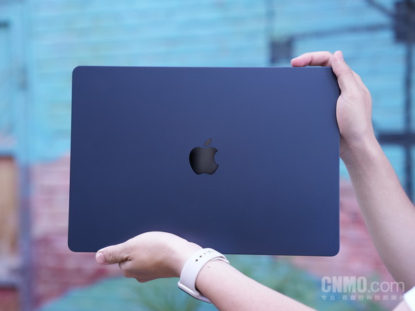 MacBook Air 15英寸MacBook Air:一台个性相当鲜明的笔记本