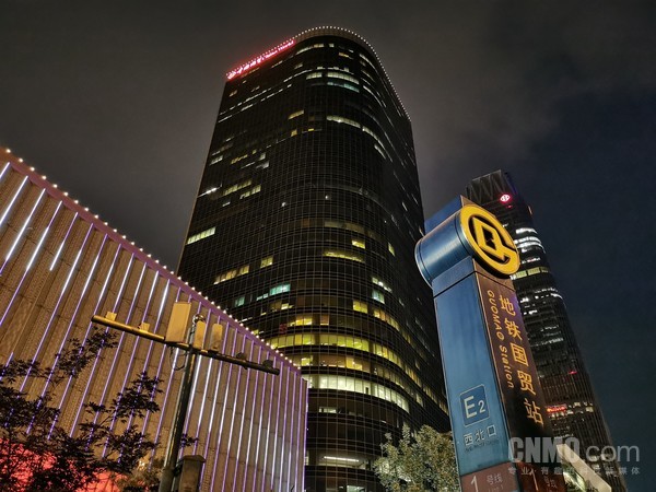 夜晚一定是漆黑一片?荣耀X10夜视仪帮你看清夜色 夜晚一定是漆黑一片?荣耀X10夜视仪帮你看清夜色