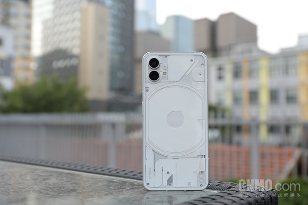 Nothing phone (1)评测:一款需要勇气的理想主义产品 Nothing phone (1)评测:一款需要勇气的理想主义产品