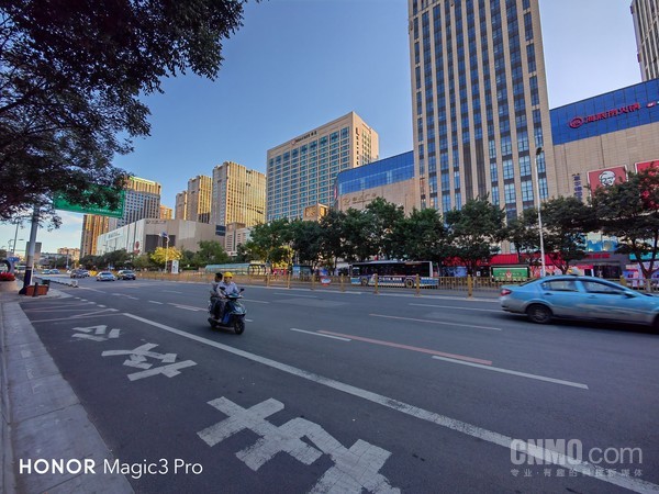 荣耀Magic3 Pro超广角样张 荣耀Magic3 Pro影像“使用说明书” 游客照如何才高大上
