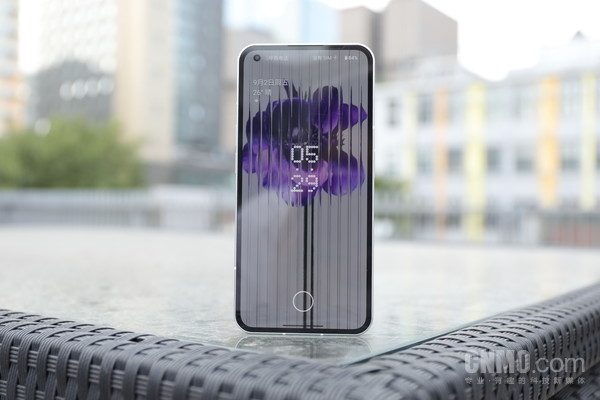Nothing phone (1)评测:一款需要勇气的理想主义产品