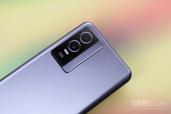vivo Y76s评测:星钻工艺加持 千元机也能轻薄时尚 vivo Y76s评测:星钻工艺加持 千元机也能轻薄时尚