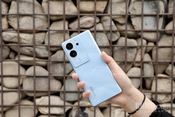vivo S17 Pro vivo S17 Pro评测:双面柔光知冷暖 夜景人像新高度