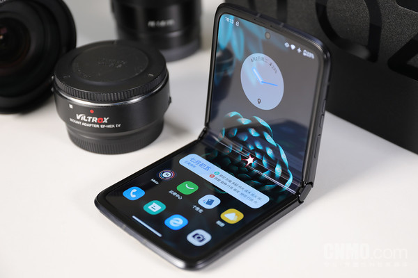 moto razr 2022 moto razr 2022评测:为“折叠旗舰”正名 开启折叠屏主力机时代