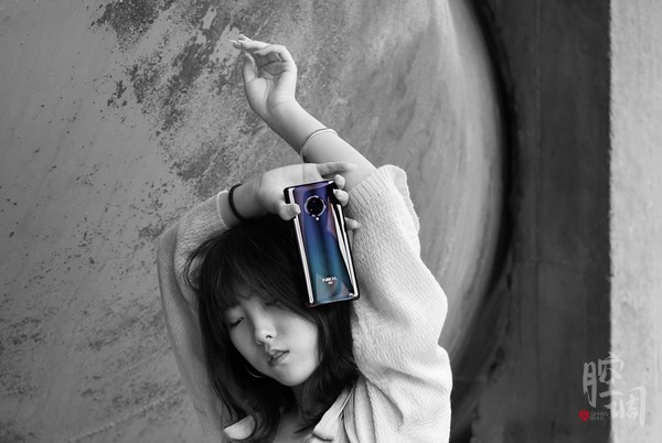 vivo NEX 3 5G:突破平面维度 感受未来的肆意蔓延 vivo NEX 3 5G:突破平面维度 感受未来的肆意蔓延