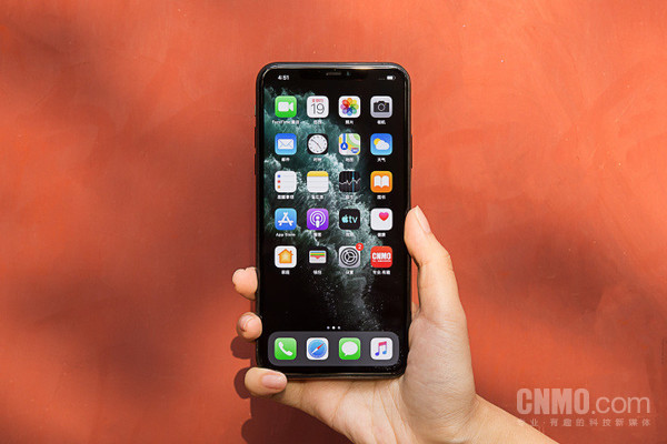 iPhone 11 Pro Max配备超视网膜XDR显示屏 iPhone 11 Pro Max评测 年度真旗舰究竟“Pro”在何处?