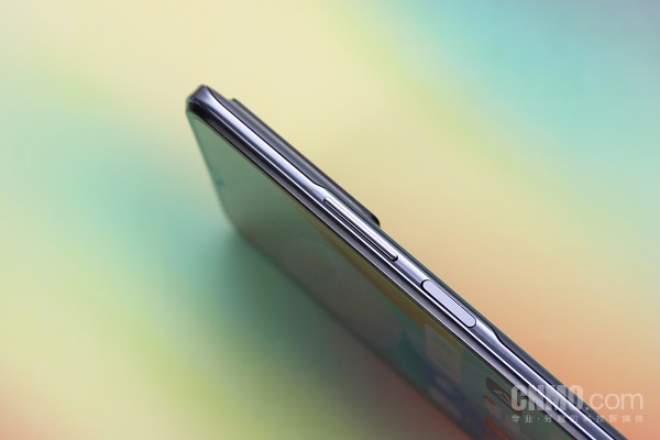 vivo Y76s vivo Y76s评测:星钻工艺加持 千元机也能轻薄时尚