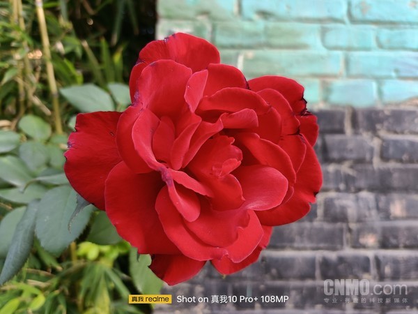 真我10 Pro+:好看亦好用 值得细品的潮流科技越级之作 真我10 Pro+:好看亦好用 值得细品的潮流科技越级之作
