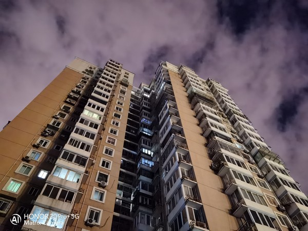 荣耀30 Pro+夜景样张 荣耀30 Pro+让夜景犹如白昼?这次我们专门试了试