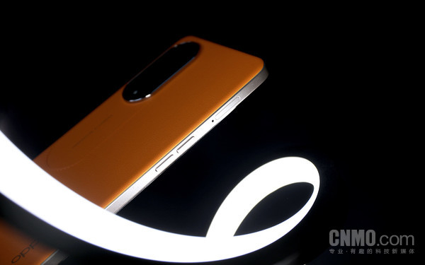 OPPO A1 5G评测:赤霞橙素皮加持 营造同档位好手感 OPPO A1 5G评测:赤霞橙素皮加持 营造同档位好手感